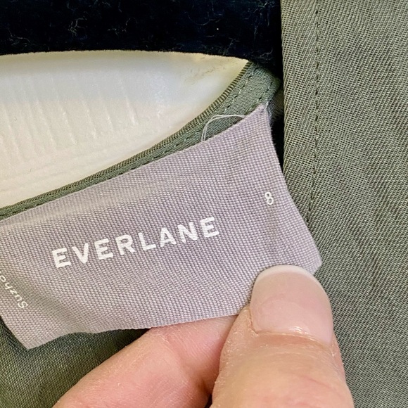 The Everlane * go weave * dress in lightweight fabric with 2 pockets for snacks - Picture 5 of 7